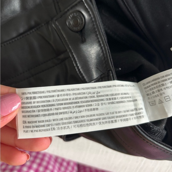 Abercrombie Ultra High Rise Vegan Leather 90s Straight Leg Pants - Curve Love - Picture 6 of 6